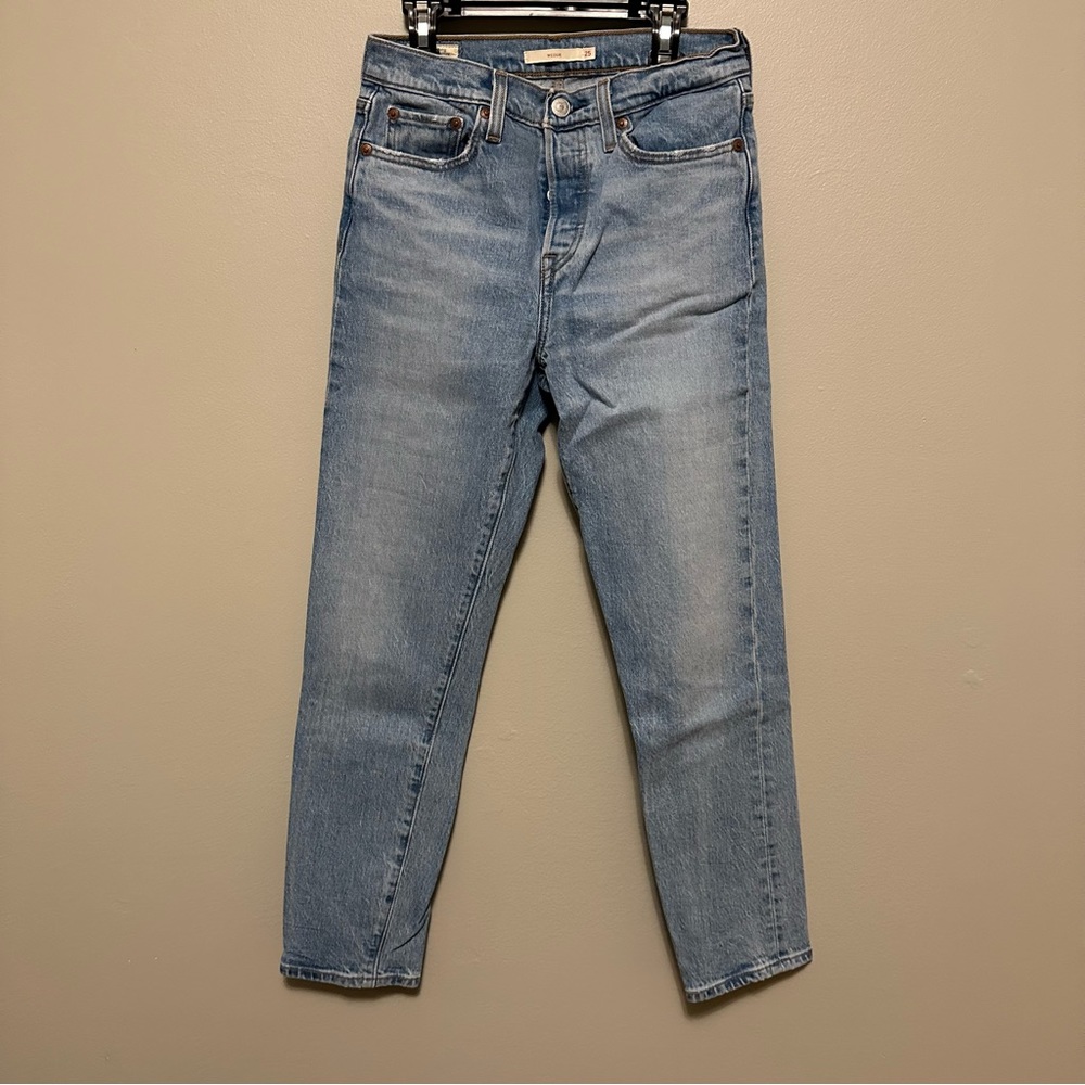 LEVI’S Iconic Wedgie Jean Light Denim